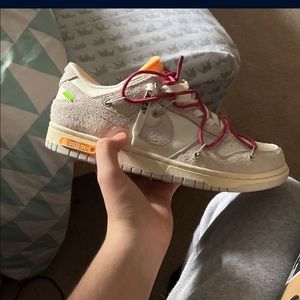 off white dunks size 10.5 worn a few times got them from snkrs